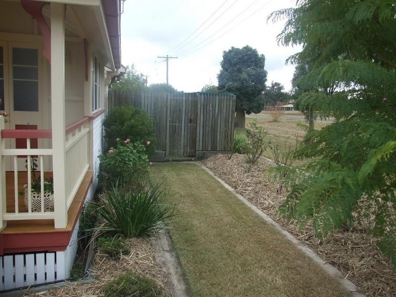 9 George Street, Goombungee QLD 4354