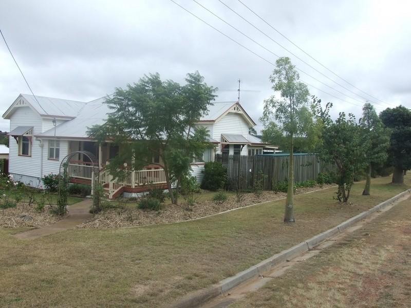 9 George Street, Goombungee QLD 4354