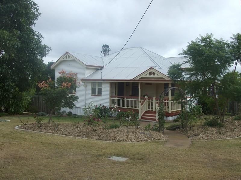 9 George Street, Goombungee QLD 4354