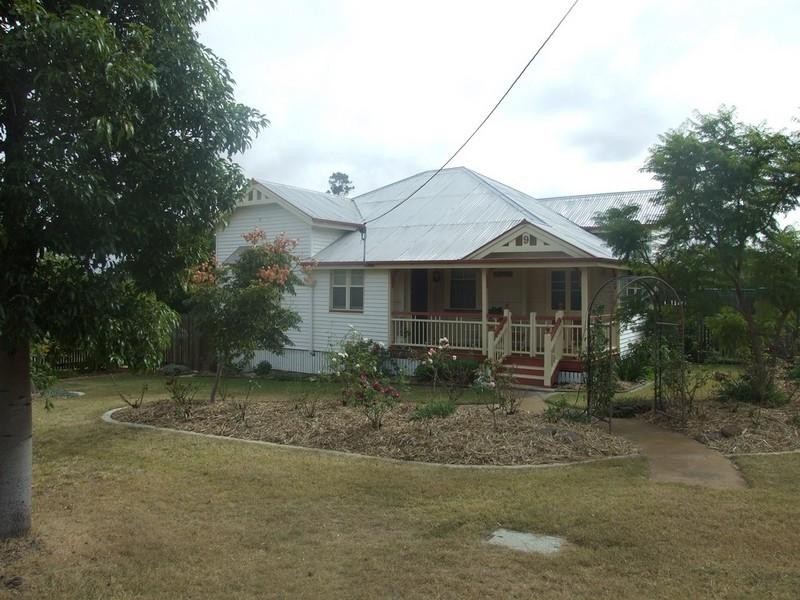 9 George Street, Goombungee QLD 4354