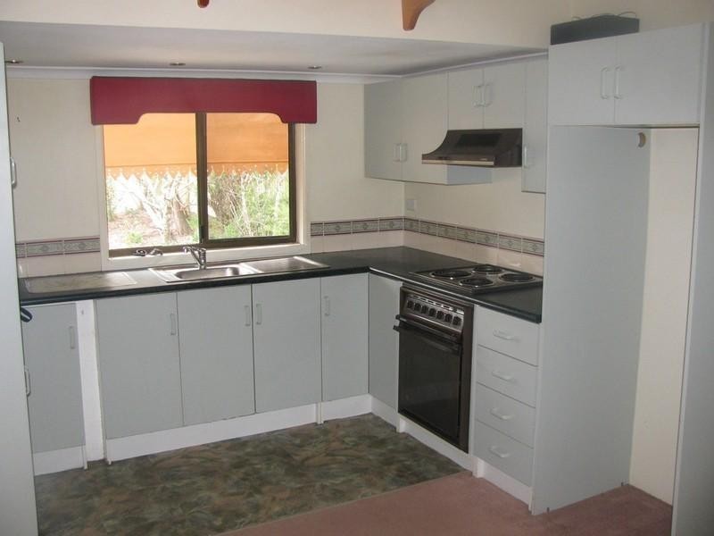 38 South Street, Crows Nest QLD 4355