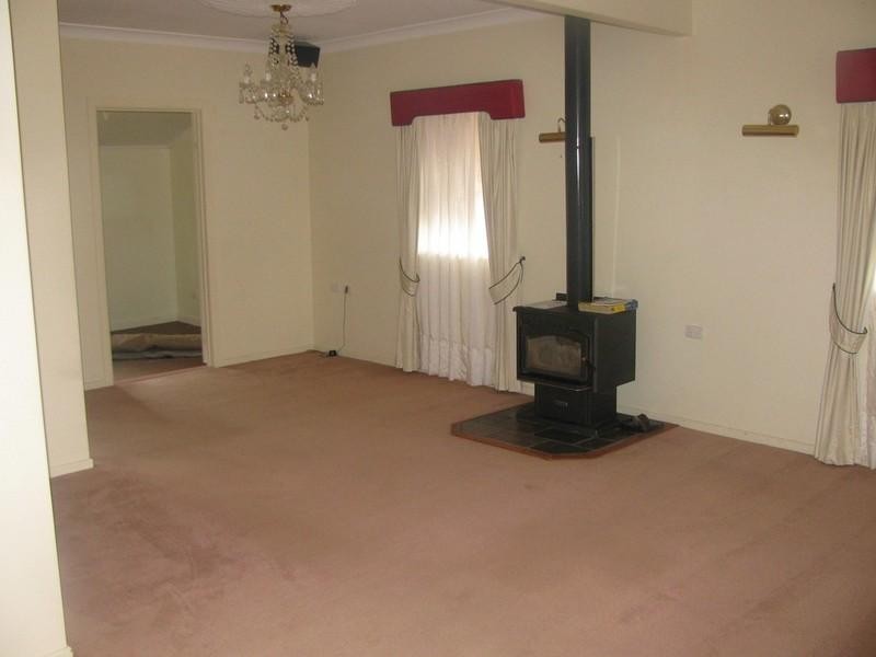 38 South Street, Crows Nest QLD 4355