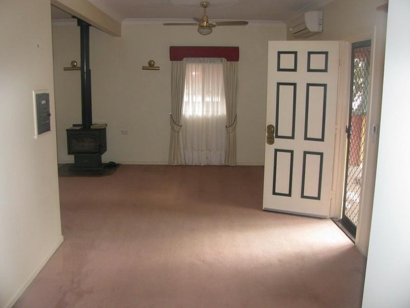 38 South Street, Crows Nest QLD 4355