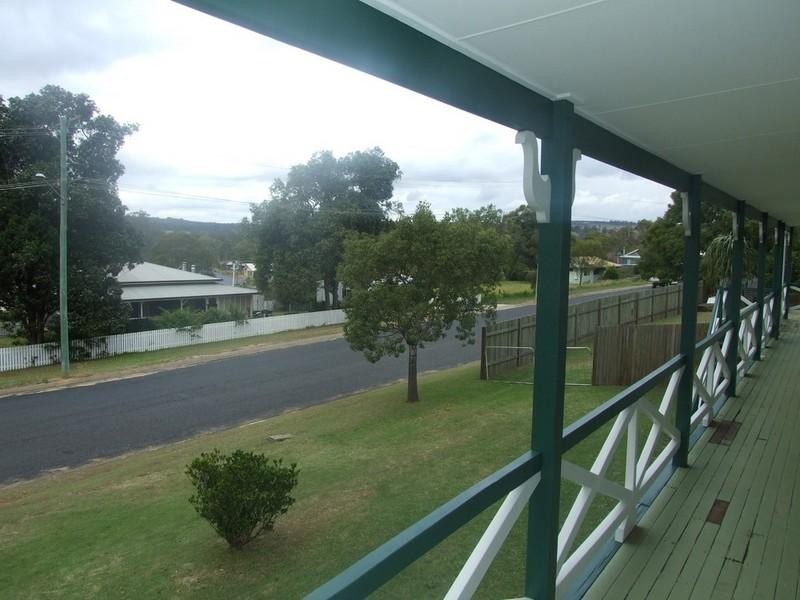 16 Railway Terrace, Crows Nest QLD 4355