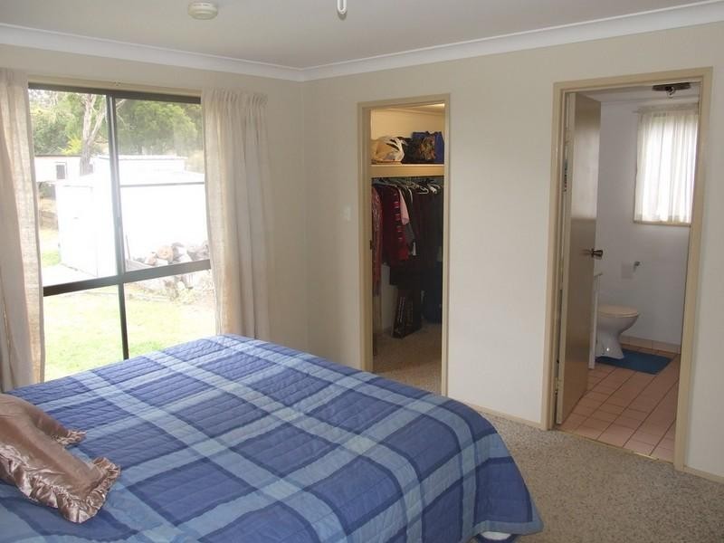 16 Railway Terrace, Crows Nest QLD 4355