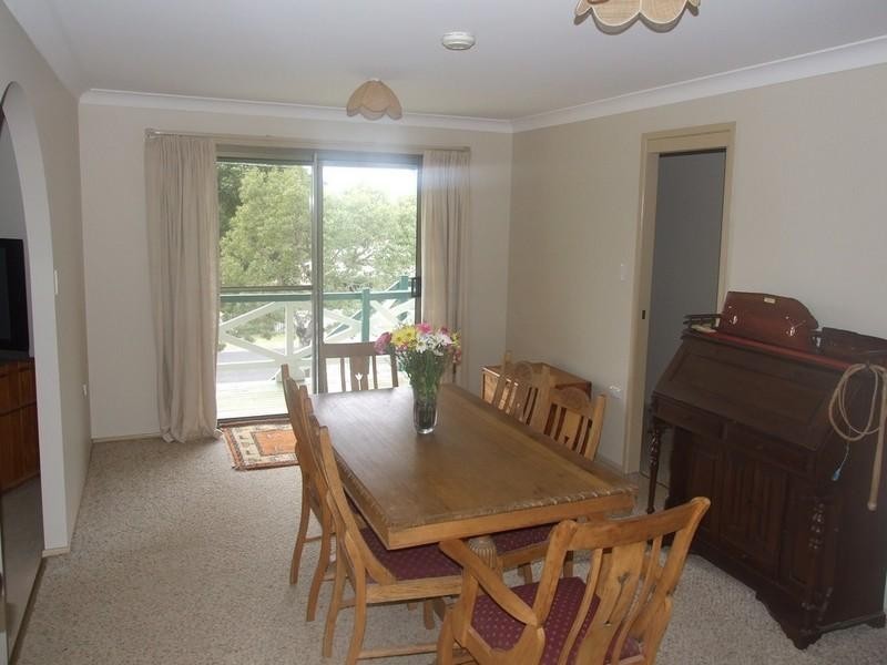 16 Railway Terrace, Crows Nest QLD 4355