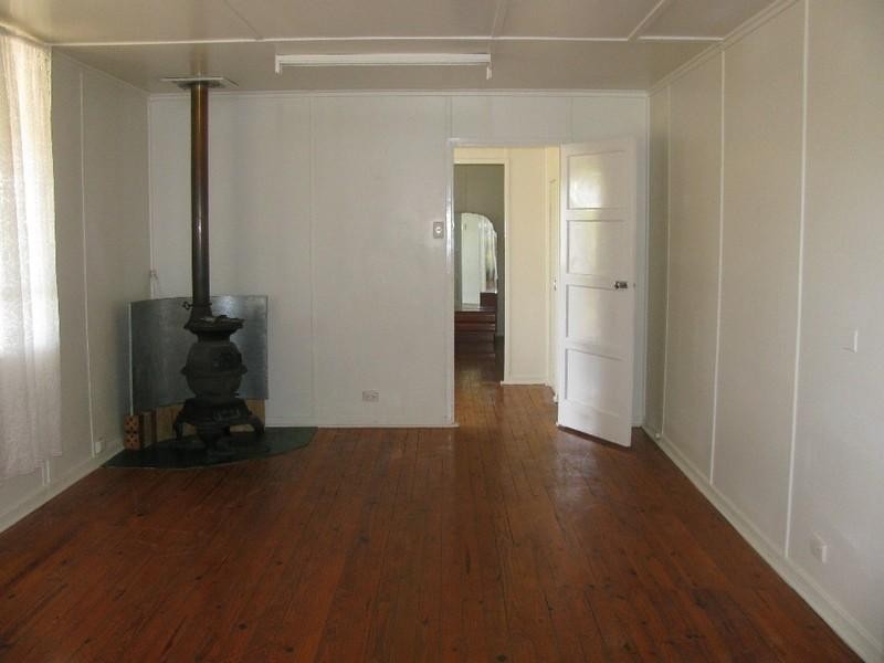 2 Dale Street, Crows Nest QLD 4355