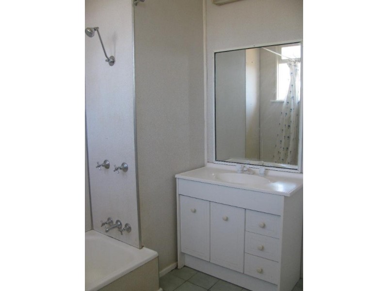 2 Dale Street, Crows Nest QLD 4355