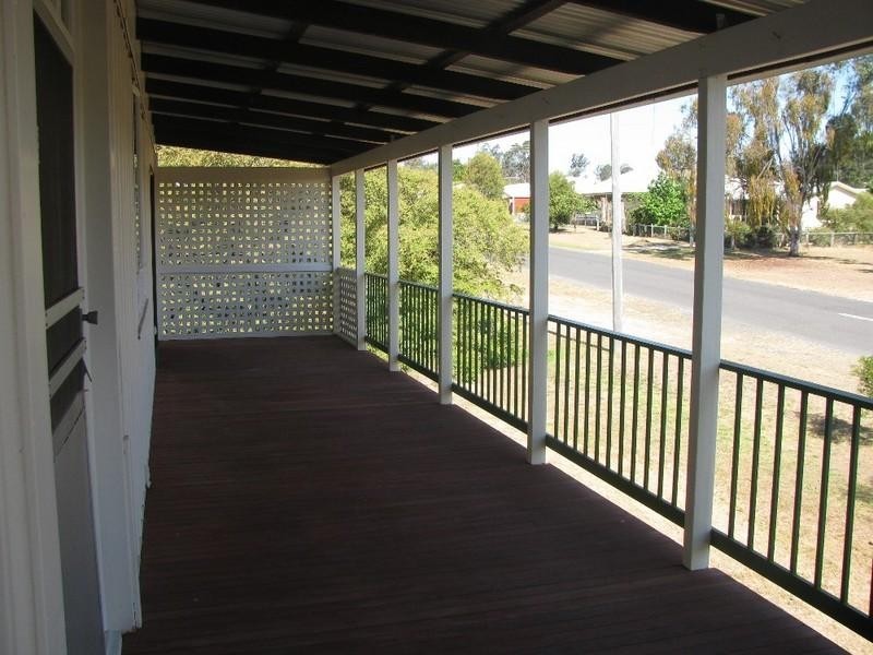 2 Dale Street, Crows Nest QLD 4355