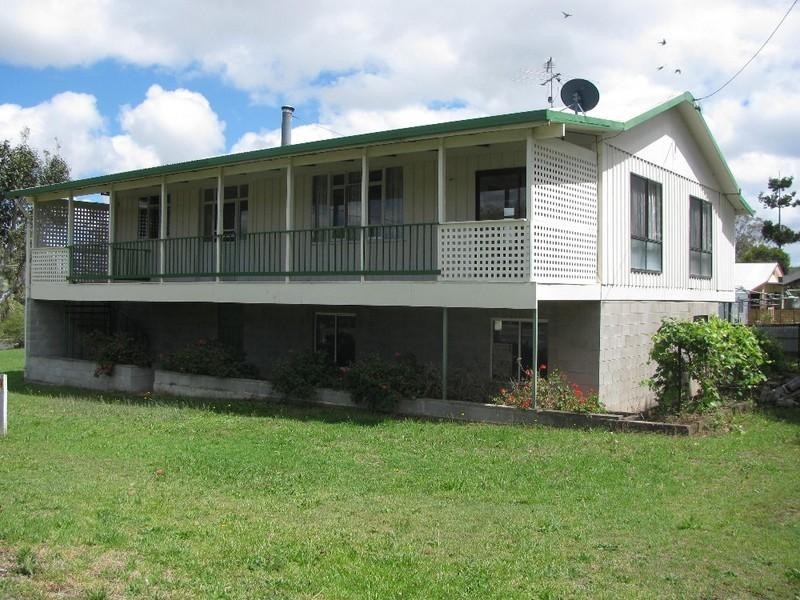 2 Dale Street, Crows Nest QLD 4355