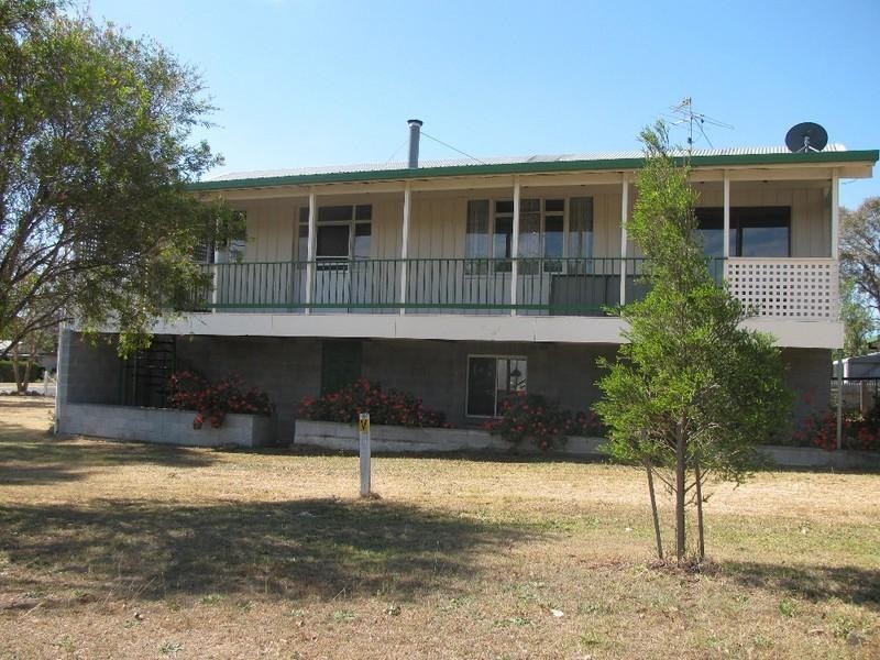 2 Dale Street, Crows Nest QLD 4355