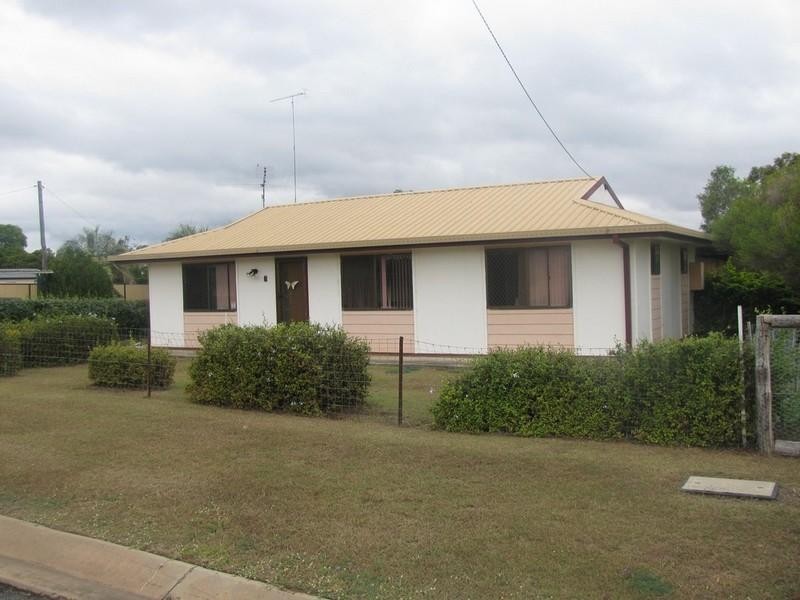 8 Peters Street, Goombungee QLD 4354