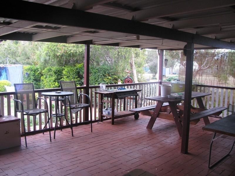 8 Peters Street, Goombungee QLD 4354