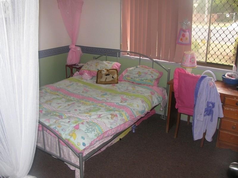 8 Peters Street, Goombungee QLD 4354