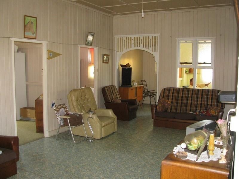 1 Park Road, Crows Nest QLD 4355