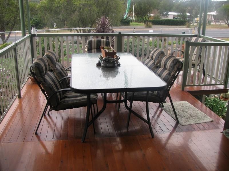 1 New England Highway, Crows Nest QLD 4355