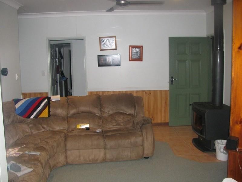 1 New England Highway, Crows Nest QLD 4355