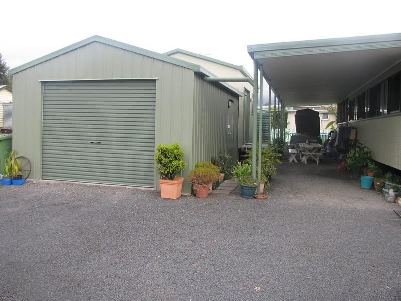 1 New England Highway, Crows Nest QLD 4355