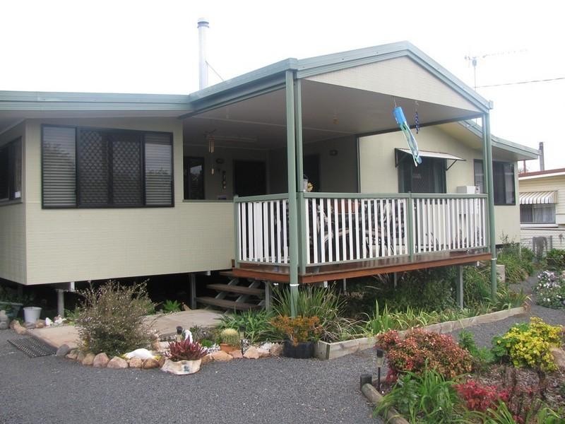 1 New England Highway, Crows Nest QLD 4355