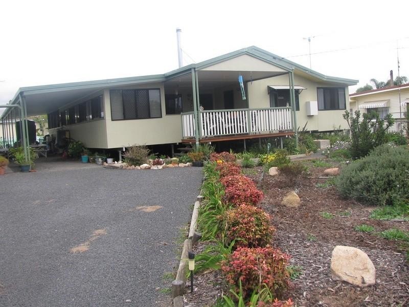 1 New England Highway, Crows Nest QLD 4355