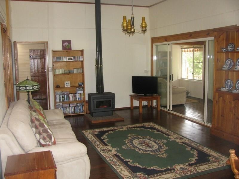 6 Short Street, Crows Nest QLD 4355