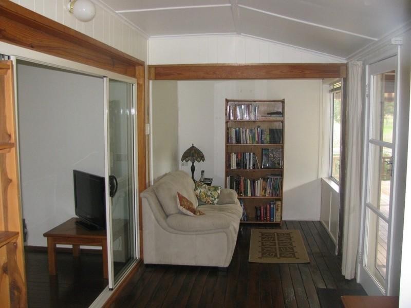 6 Short Street, Crows Nest QLD 4355