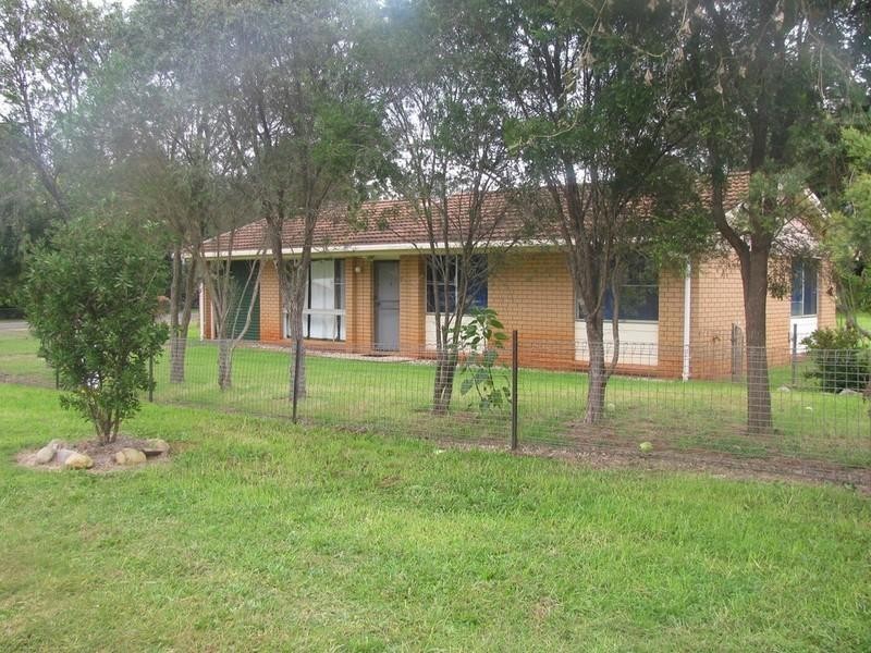 3 Station Street, Hampton QLD 4352