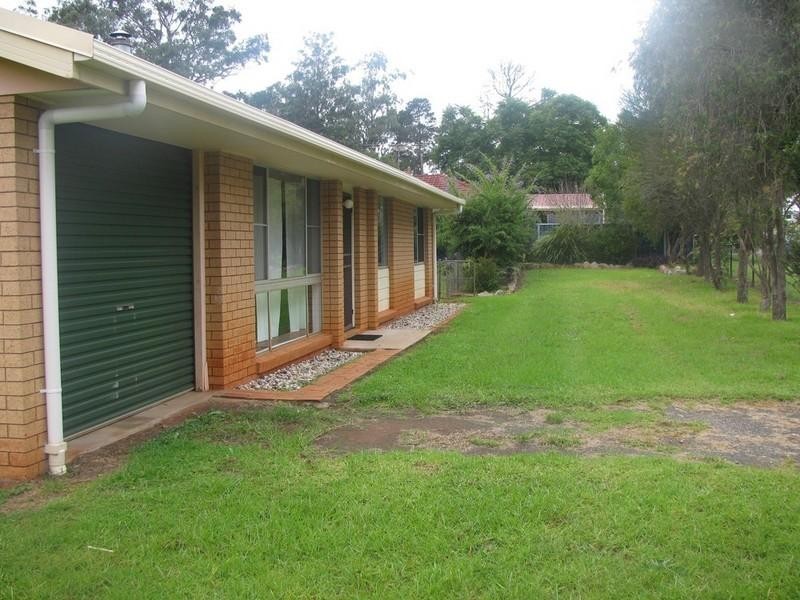 3 Station Street, Hampton QLD 4352