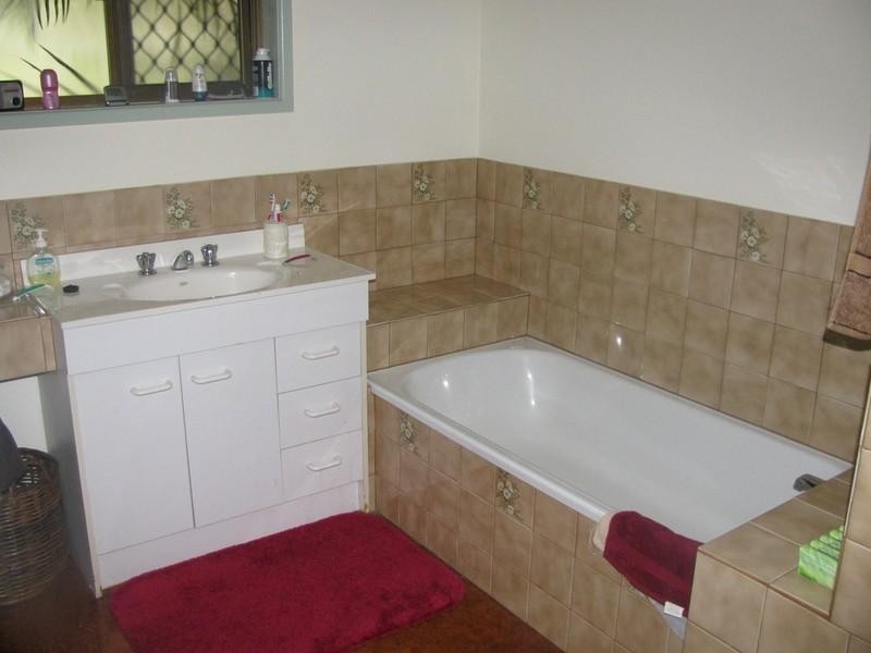 26 Devoncourt Road, Crows Nest QLD 4355