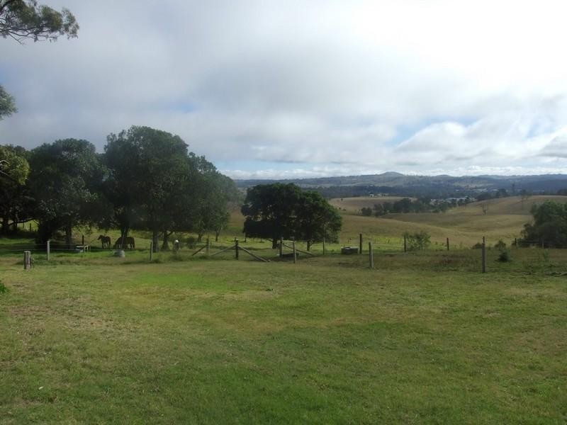 209 Pechey Forestry Road, Crows Nest QLD 4355