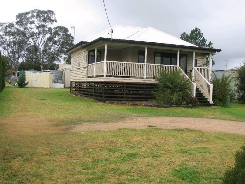 10 Park Road, Crows Nest QLD 4355