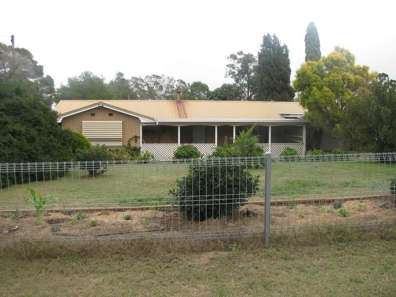 35 Mocatta Street, Goombungee QLD 4354