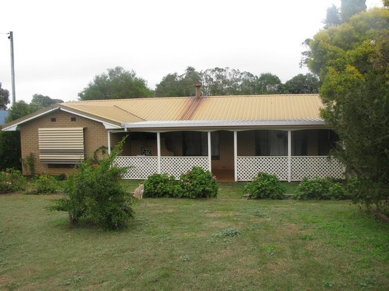 35 Mocatta Street, Goombungee QLD 4354