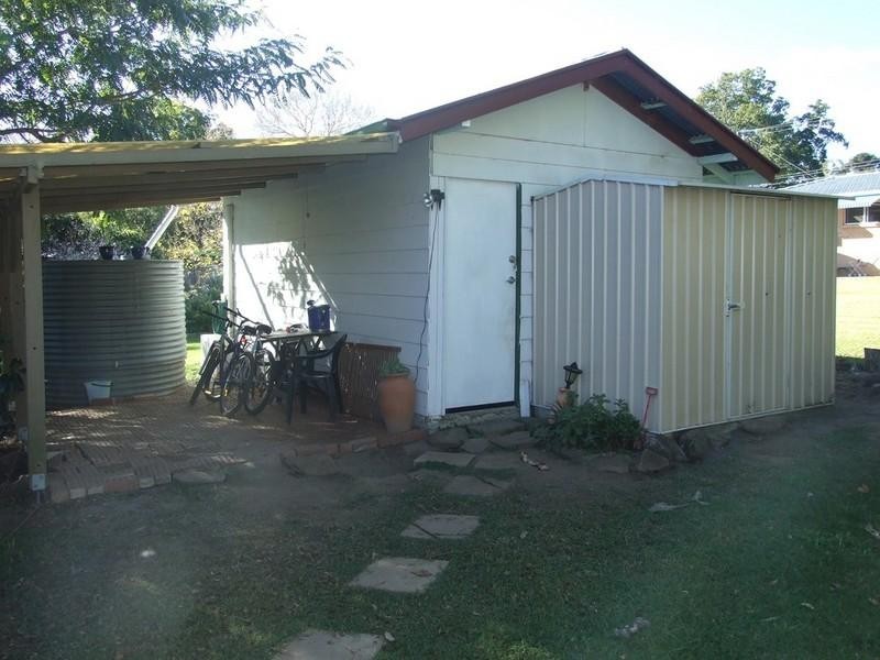 34 South Street, Crows Nest QLD 4355