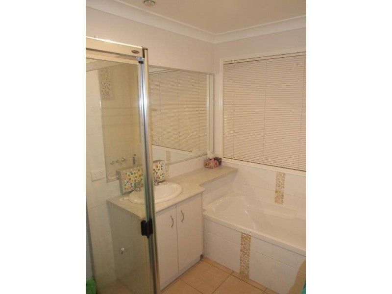 6 Mocatta Street, Goombungee QLD 4354