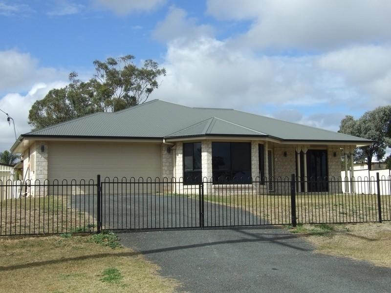 6 Mocatta Street, Goombungee QLD 4354