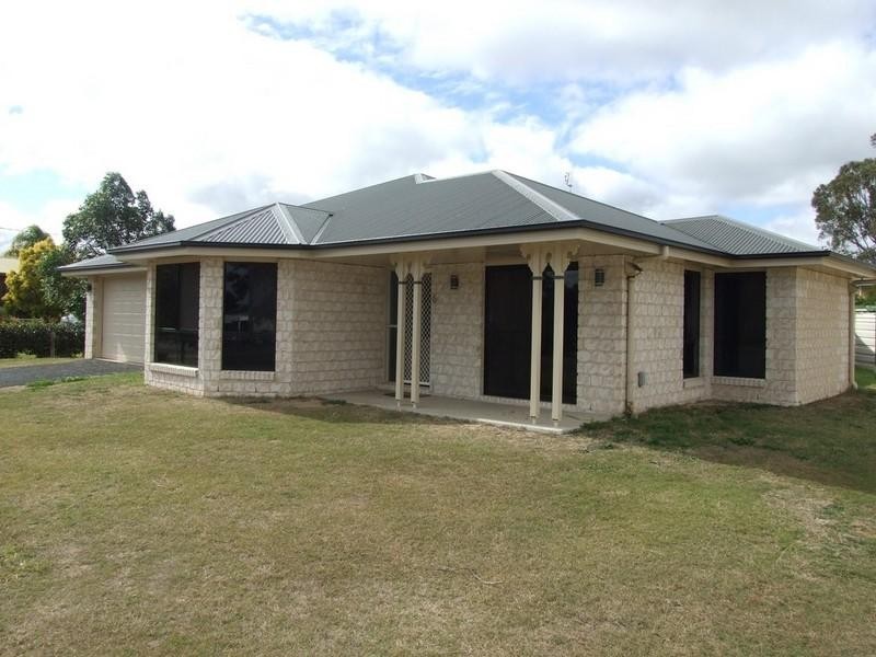 6 Mocatta Street, Goombungee QLD 4354