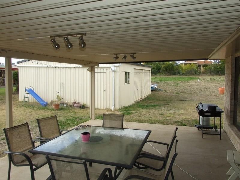 6 Mocatta Street, Goombungee QLD 4354