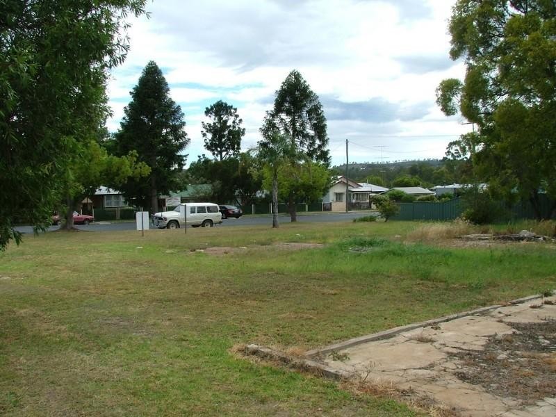 24 Creek Street, Crows Nest QLD 4355