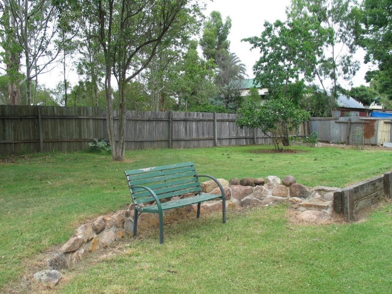 1 Oxford Street, Crows Nest QLD 4355