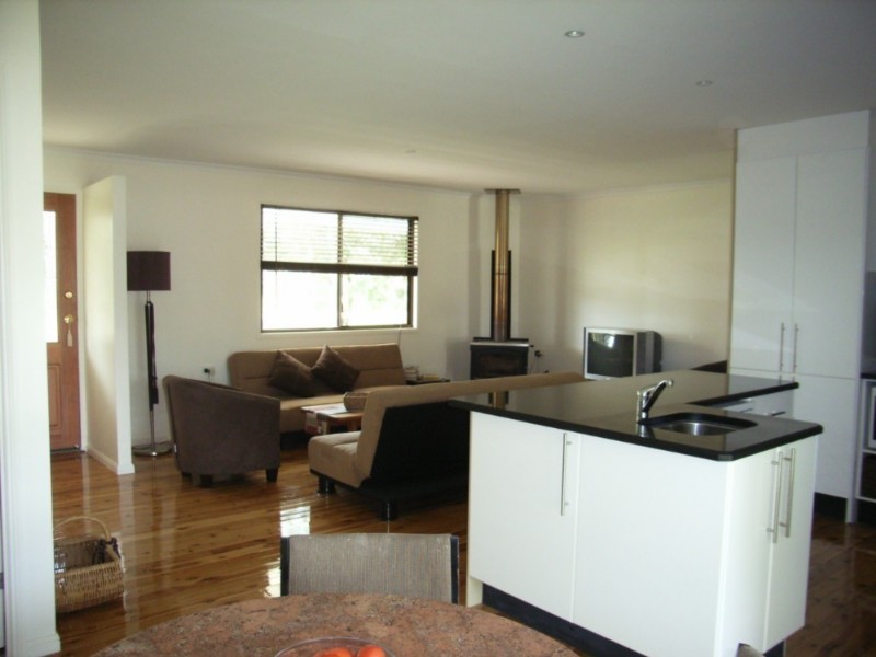 1 Oxford Street, Crows Nest QLD 4355