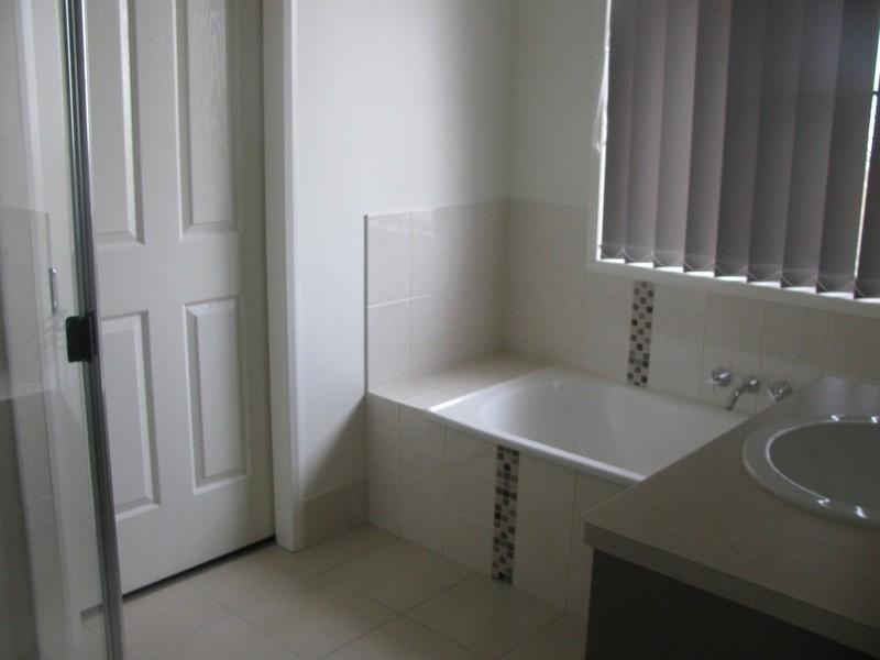 6 Vicky Avenue, Crows Nest QLD 4355