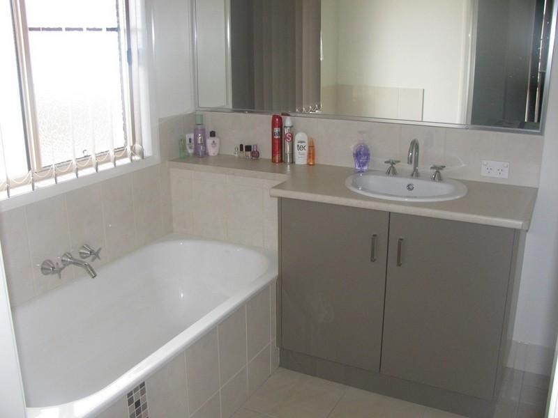 6 Vicky Avenue, Crows Nest QLD 4355