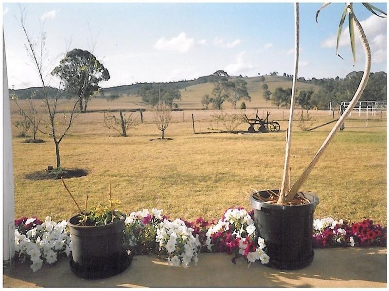 7265 New England Highway, Crows Nest QLD 4355