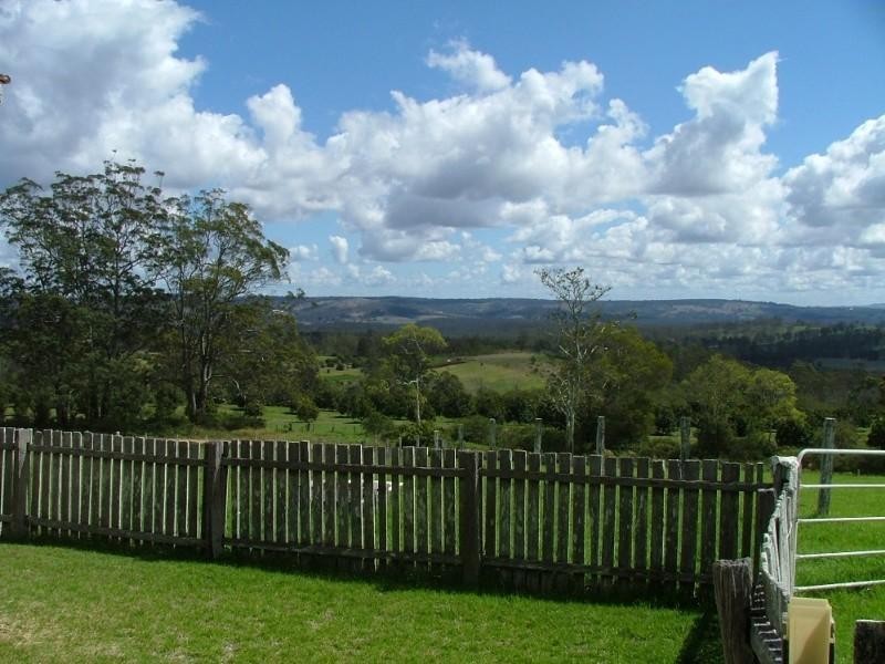 76 Cullens Road, Ravensbourne QLD 4352