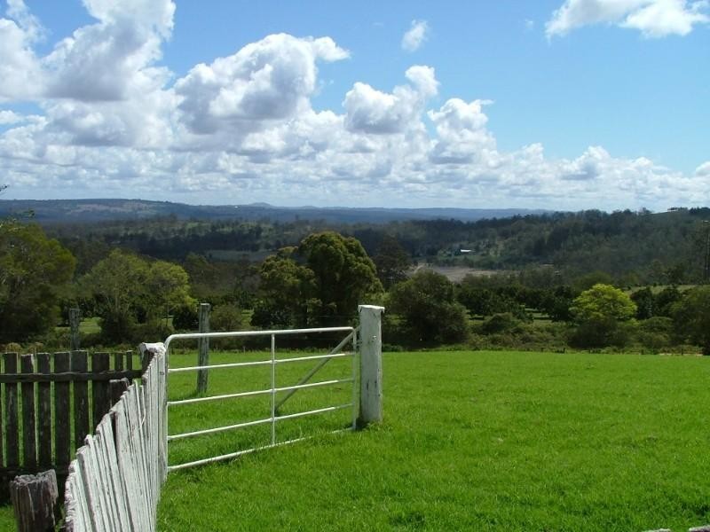 76 Cullens Road, Ravensbourne QLD 4352