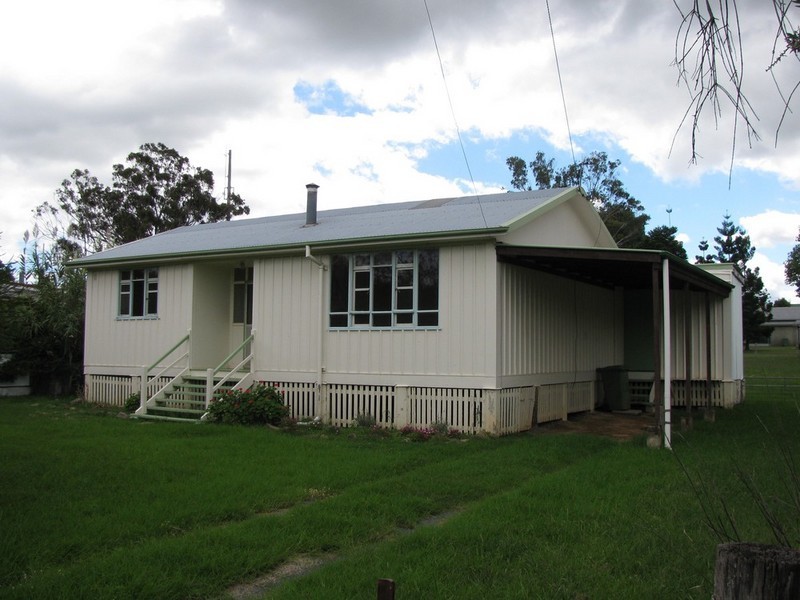 14 James Street, Crows Nest QLD 4355