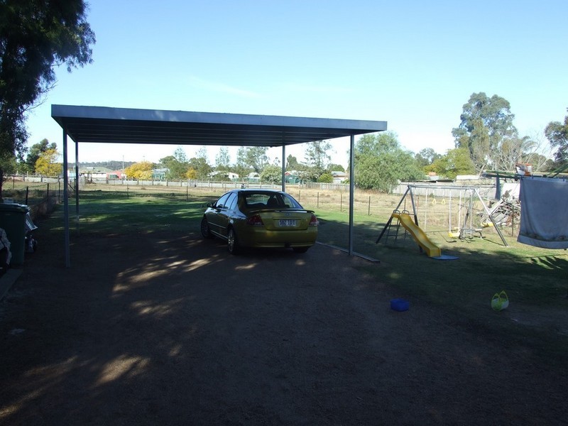 10 Hartwig Street, Goombungee QLD 4354