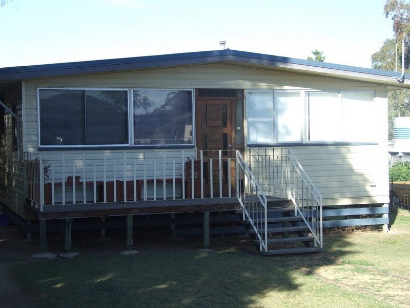 10 Hartwig Street, Goombungee QLD 4354