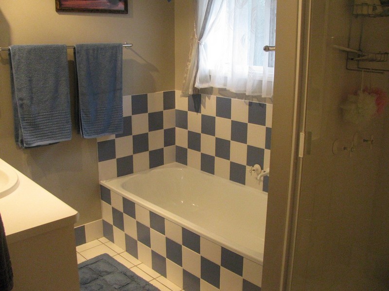 5 Lee Court, Crows Nest QLD 4355